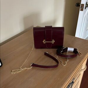 Elegant Burgundy Leather Crossbody Bag